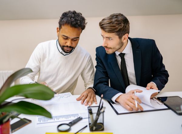 Responsable de communication à l'international. Maîtrise de l'anglais. à Dunkerque